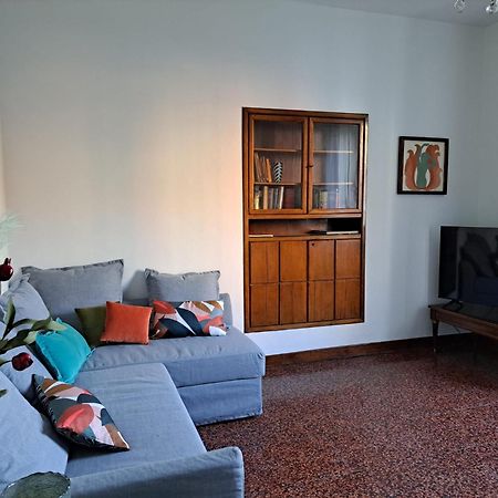 Stella Apartment By Quokka 360 - Past And Present In Como Buitenkant foto